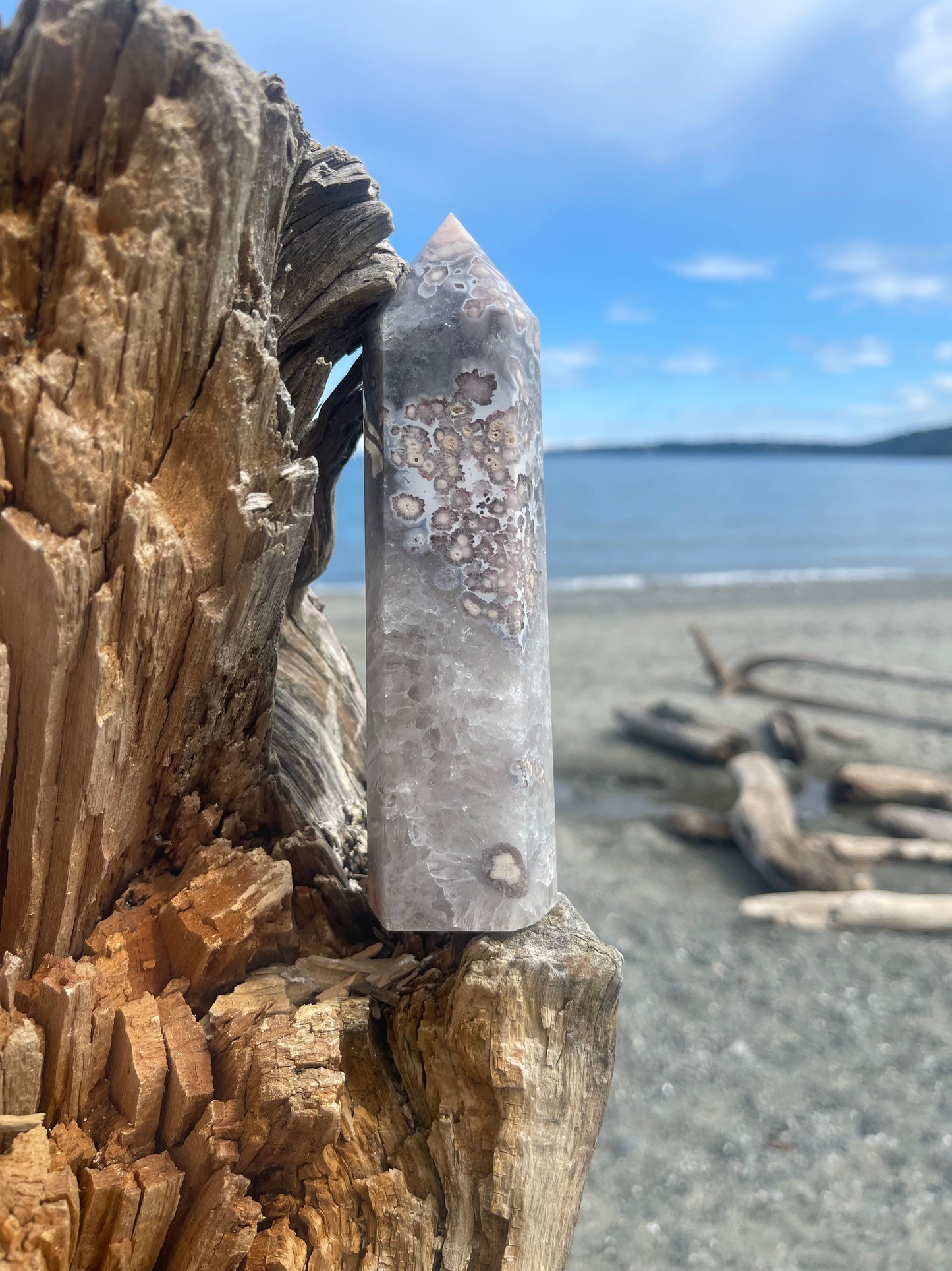 Moody Flower Agate Tower