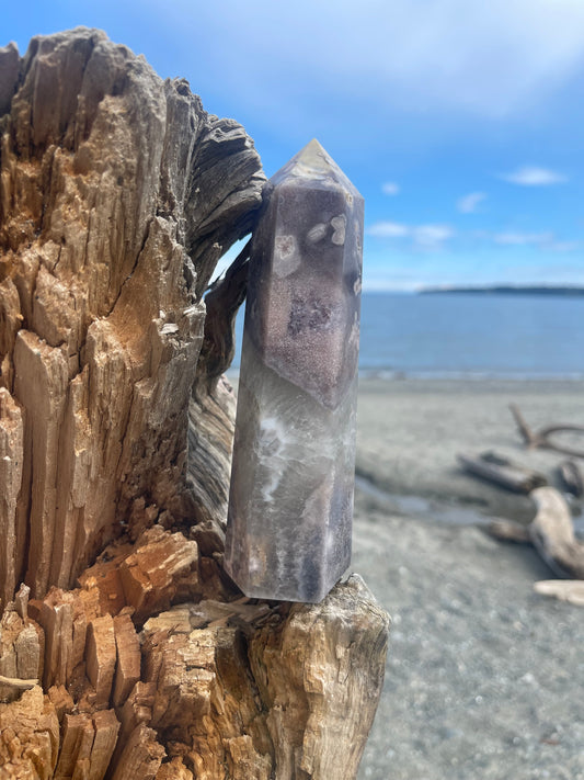 Moody Flower Agate Tower