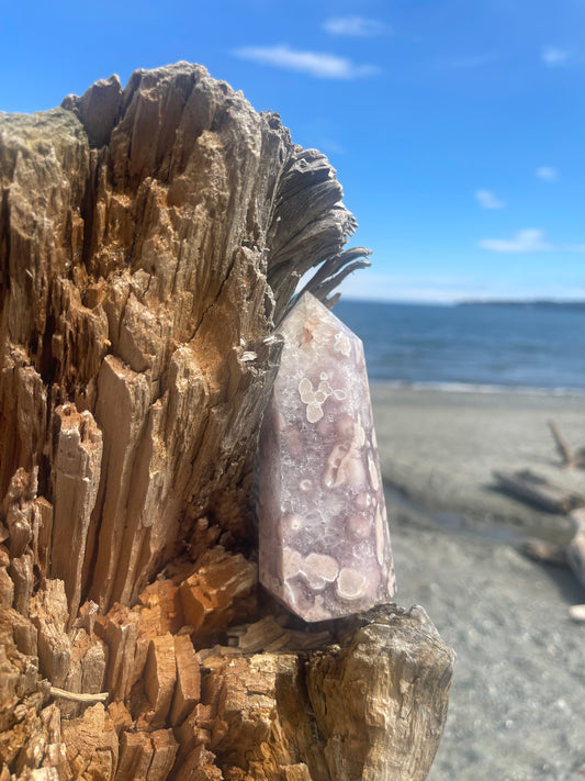 Amethyst in Quartz Tower